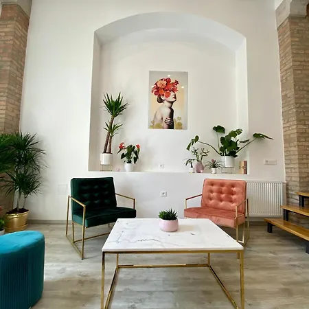 Jungle Loft - Central/free Parking Apartment