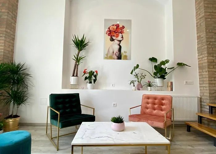 Jungle Loft - Central/free Parking Apartment